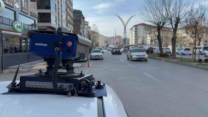 Şehir Merkezinde Araçlar Mpts İle Denetleniyor
