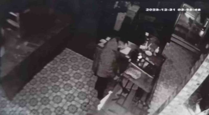 Başkentte Pişkin Hırsız Önce Tatlısını Yedi Sonra Dükkanı Soydu