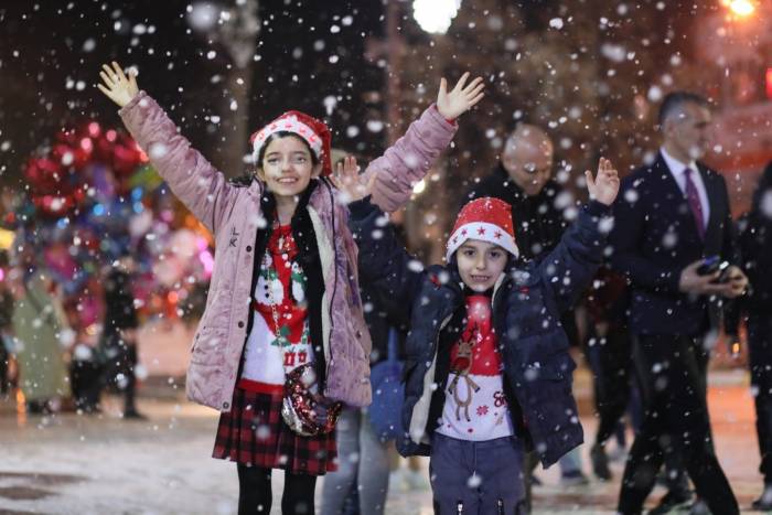 Yeni Yıla Saatler Kala Aydın’a Kar Yağdı