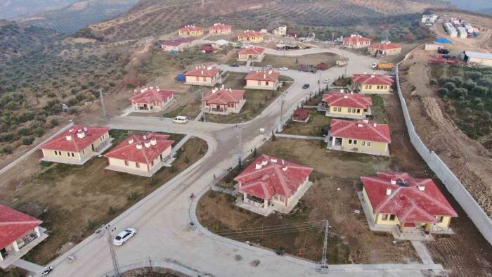 Depremzede Vatandaşlar Yeni Yıla Sıcak Yuvalarında Girecekler