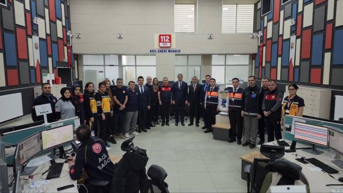 Vali Yavuz Görevi Başındaki Personelin Yeni Yılını Kutladı