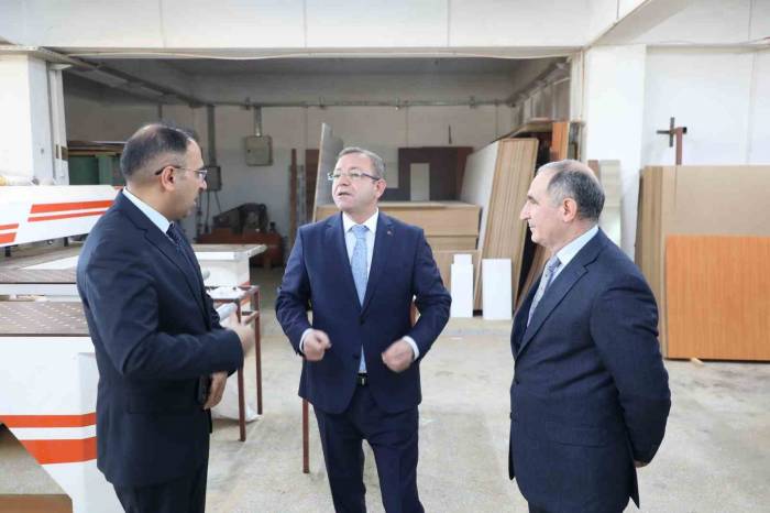 Kars’ta ‘Odam Kütüphanem’ Projesi Öğrencileri Sevindirdi