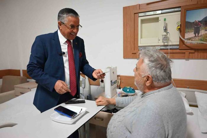 Başkan Topaloğlu’ndan Hastalara Ziyaret
