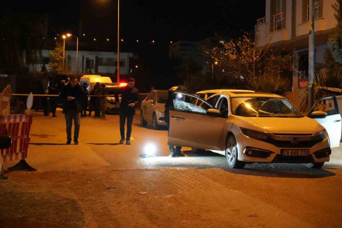 Kilis’te Park Halindeki Araca Kurşun Yağdırdılar:1 Ölü, 1 Ağır Yaralı