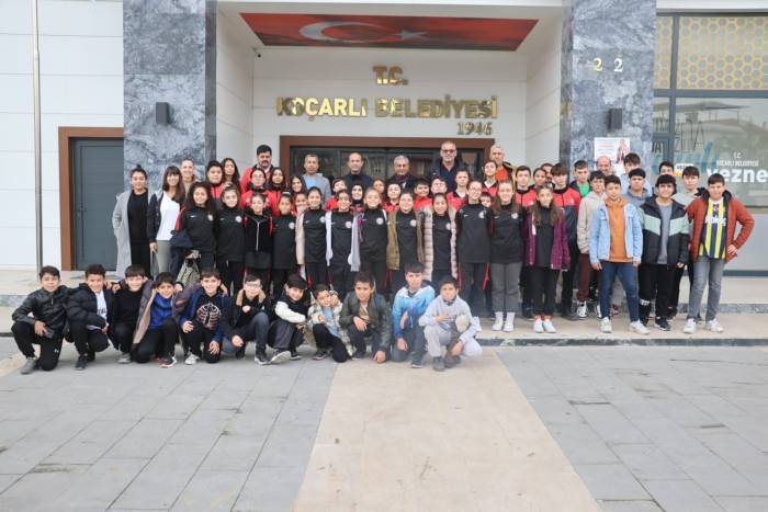 Başkan Kaplan Sporcu Çocukları Kahvaltıda Ağırladı