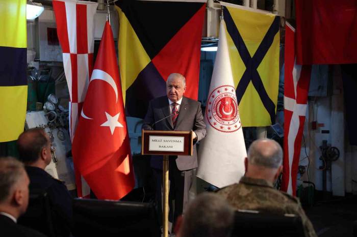 Bakan Güler, Tcg Gökova Fırkateyninde Görev Yapan Denizcilerin Yeni Yılını Kutladı