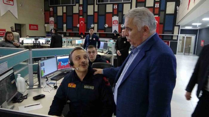 Trabzon Valisi Yıldırım: "Barışın Ve Kardeşliğin Öne Çıktığı, Savaşların Olmadığı, İnsanların Birbiriyle Kardeşçe Yaşadığı Bir Dünya Ve Bir Yıl Temenni Ediyorum"