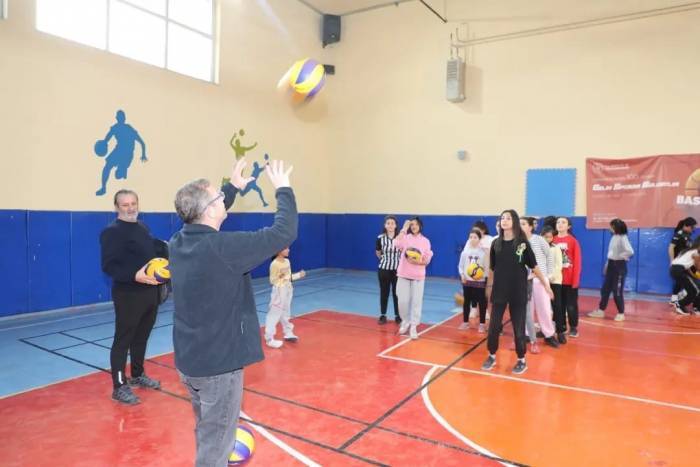 Vali Polat, Gençlerle Buluştu