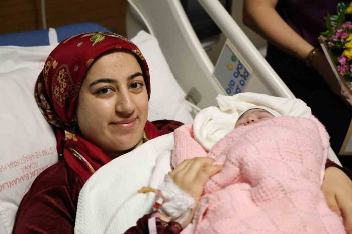 Adana’da 2024 Yılının İlk Bebeği ‘Masal’ Oldu