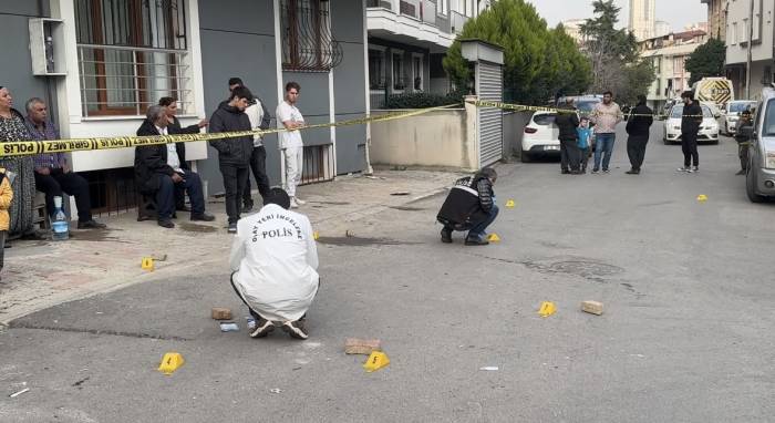 Ataşehir’de Alacak-verecek Kavgasında Silahlar Konuştu