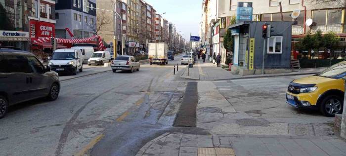 Yeni Yılın İlk Gününde Sokak Ve Caddeler Boş Kaldı