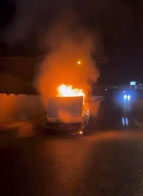 Bursa’da Seyir Halindeki Otomobil Alev Topuna Döndü