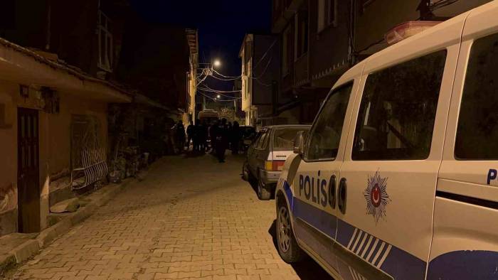 Bursa’da 41 Yaşındaki Adam Yalnız Yaşadığı Evinde Ölü Bulundu