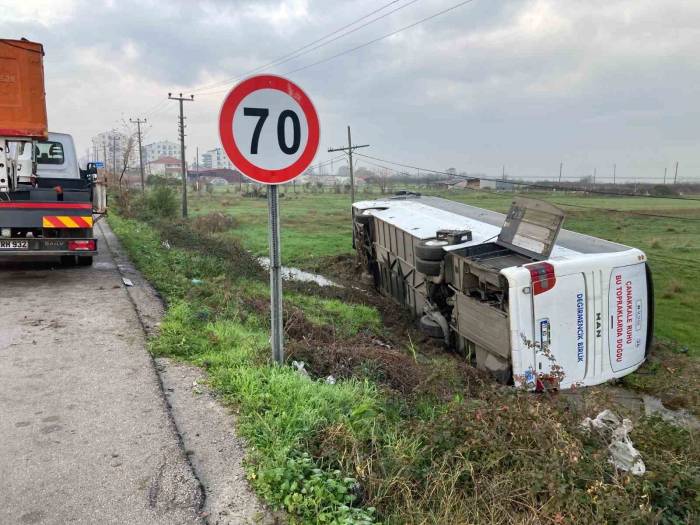 Lapseki’de İçdaş İşçilerini Taşıyan Otobüs Kaza Yaptı: 5 Yaralı