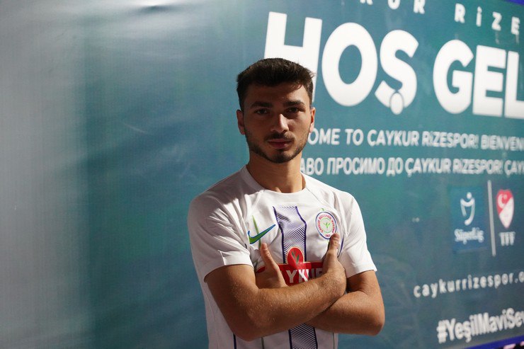 caykur-rizespor-remzi-kolcuoglu-ile-profesyonel-sozlesme-imzaladi-9.jpg