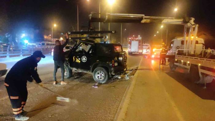Takla Atan Araçtan Burnu Bile Kanamadan Çıktı