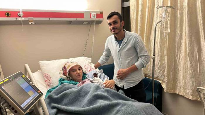 Düzce’de Yılın İlk Bebeği Saat 01.10’da Dünyaya Geldi