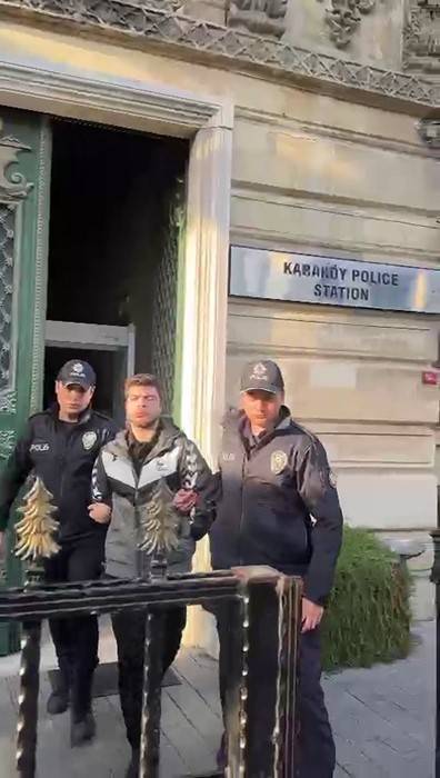 Filistin’e Destek Yürüyüşünden Dönen Vatandaşa Yumrukla Saldıran Şüpheli Adliyeye Sevk Edildi
