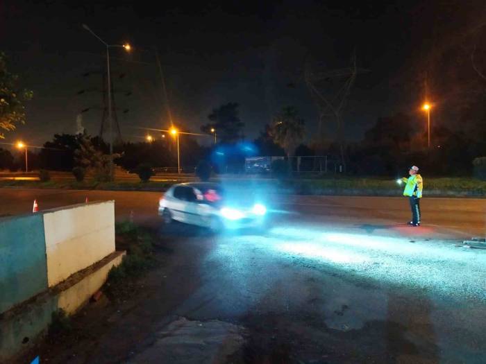 Payas’ta Polis Ekiplerinden Sıkı Denetim
