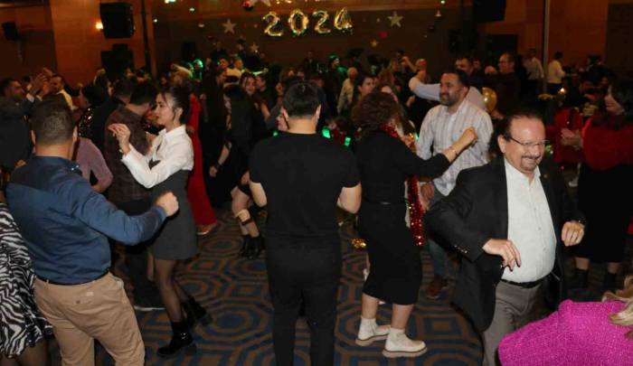 İranlı Turistler Yeni Yıla Van’da Girdi