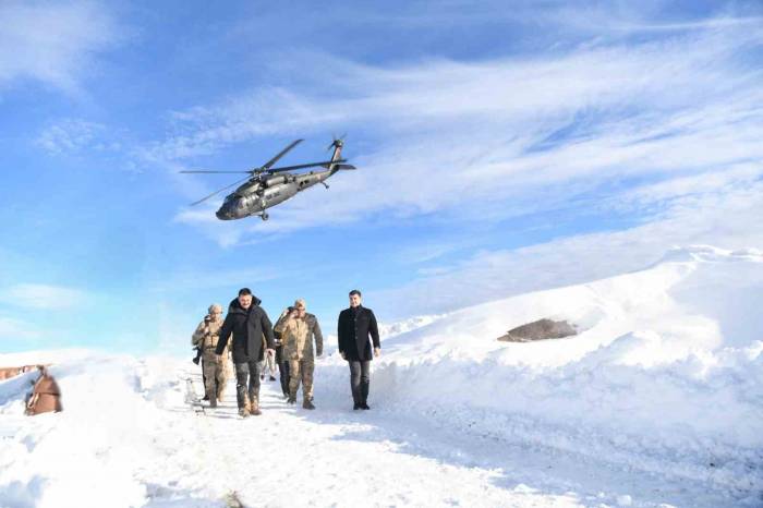 Vali Tekbıyıkoğlu Üst Bölgesindeki Mehmetçik İle Bir Araya Geldi