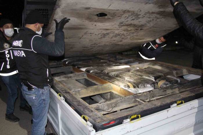 Amasya’da 120 Kilogram Uyuşturucu Ele Geçirildi: 2 Gözaltı
