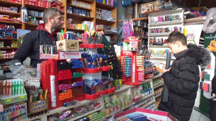 Balıkesir’de ’askıda Kırtasiye’ Uygulaması İlgi Gördü