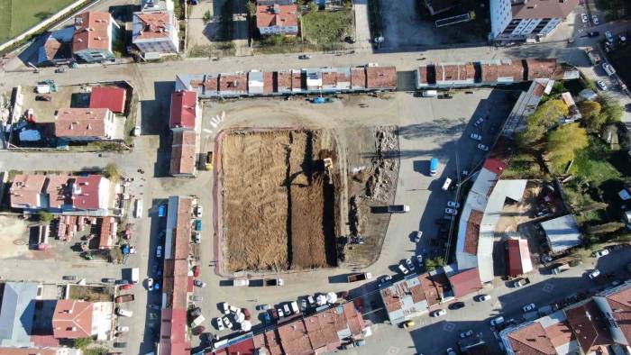 45 Milyon Liraya Mal Olacak Isıtmalı Kapalı Pazar Yerinde Çalışmalar Sürüyor