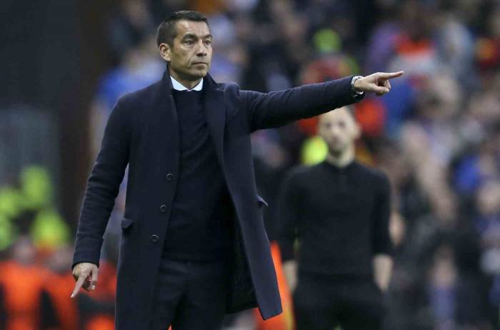 Beşiktaş’a Genesio’dan Olumsuz Haber Geldi, Rota Van Bronckhorst