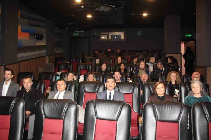 Köyceğiz’de Öğretmenler ‘Aybüke; Öğretmen Oldum Ben’ Filmini İzledi