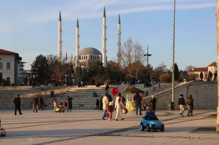 Sivas Ocak Ayında Baharı Yaşıyor Yaşıyor