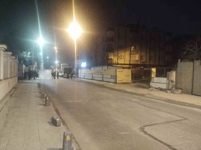 Üsküdar’da İstinat Duvarının Çökmesi Sonucu 1 Bina Boşaltıldı
