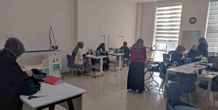 Sincan Belediyesinin El Sanatları Kurslarına Yoğun İlgi