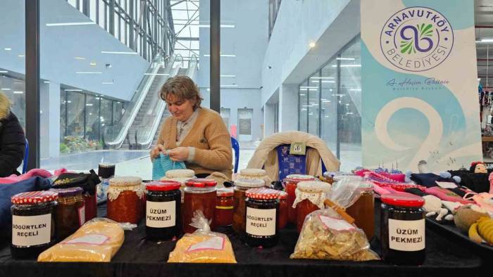 Arnavutköylü Kadınlar "El Emeği Göz Nuru" Standında Ürünlerini Satma Fırsatı Buluyor