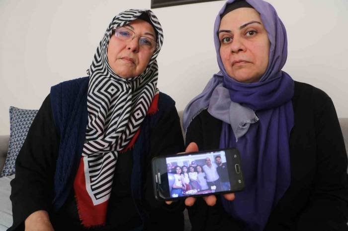 Kendilerinden Geriye Fotoğrafları Kalan 7 Kişilik Aileden Depremden Bu Yana Haber Alamıyorlar