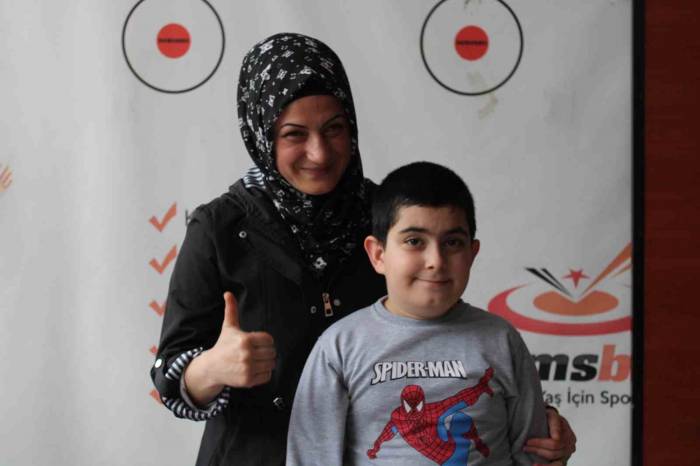 Aydınlı Berat, Hemsball İle Otizmi Yendi