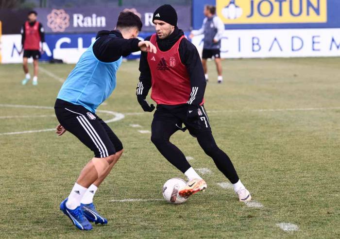 Beşiktaş, Kondisyon Ve Taktik Çalıştı