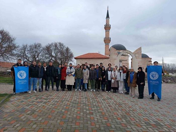 Türk Ocakları Eskişehir Şubesi Gençlik Kolları Kültür Gezisi Düzenledi