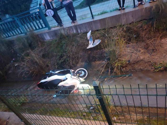 Fethiye’de Otomobille Motosikletler Çarpıştı: 3 Yaralı