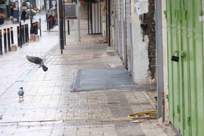 Batı Şeria’da Aruri’nin Öldürülmesine Tepki Olarak Greve Gidildi