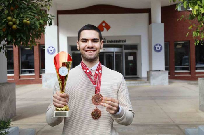 Çocukluk Tutkusu Zirveye Taşıdı: Balede Dünya Üçüncüsü Oldu