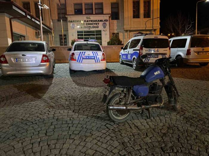 Polis Motosiklet Hırsızını 50 Saatlik Kamera Kaydını İnceleyerek Buldu