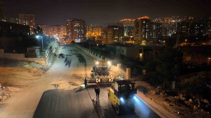 Mardin’de Asfalt Serim Çalışmaları Devam Ediyor