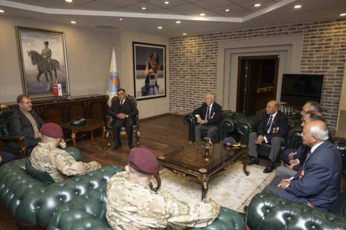 Seçer: "Azerbaycan’ı Kendimizden Ayrı Görmüyoruz"