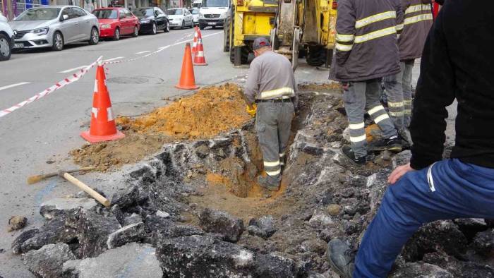 Pendik’te Kablo Panosundaki Patlama Kamerada