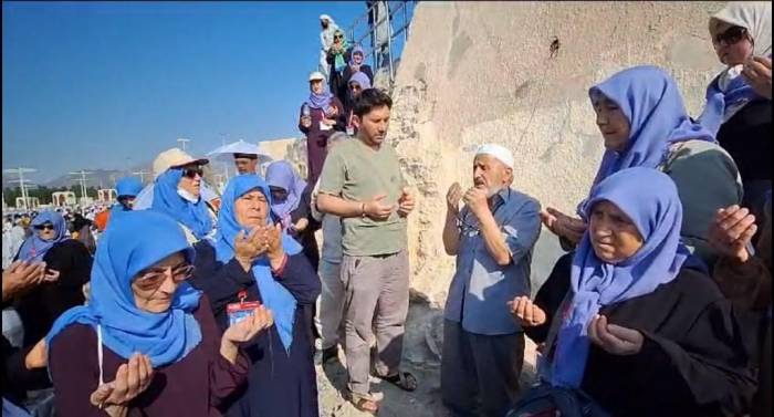 Ispartalı Umre Kafilesi Arafat’ta Eğirdir Gölü İçin Yağmur Duası Etti