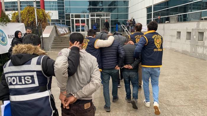 Hırsızlık Şüphelisi 5 Şahıs Yakalandı
