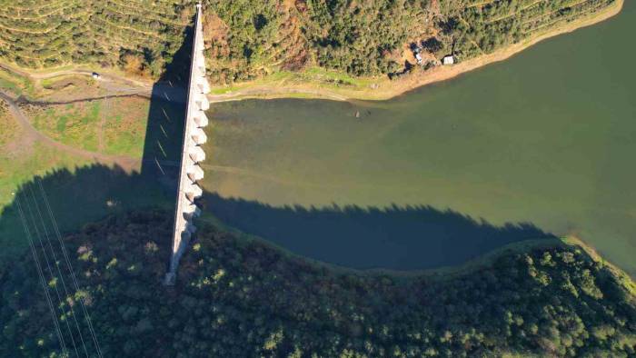 İstanbul’un Barajlarında Doluluk Yüzde 52 Ancak Uzmanlar Uyarıyor: “Tam Dolu Olsa Dahi Yetmiyor”