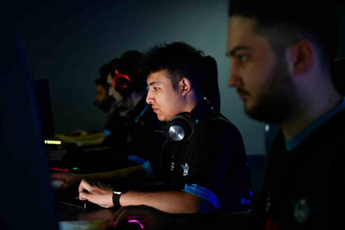 Ankara Büyükşehir Belediyesi’nden E-sporculara Destek