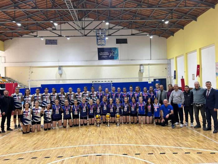 Yıldız Kızlar Voleybol Turnuvası Şampiyonları Belli Oldu